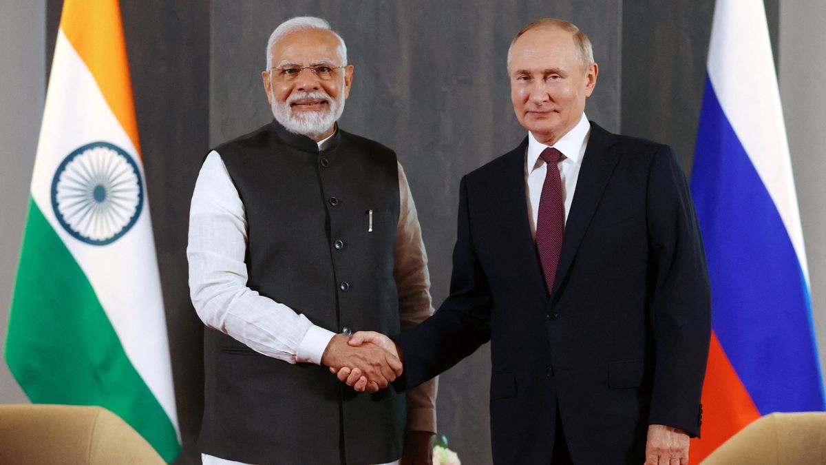Rusku chybí kvůli sankcím součástky, zkouší je získat přes Indii